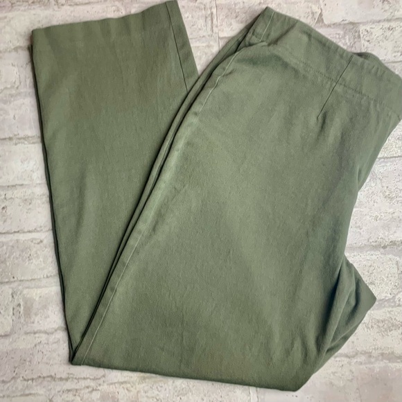 Chico's Pants - Chico’s Olive Green Career Pants Size 1 Short = 8S Straight Leg EUC